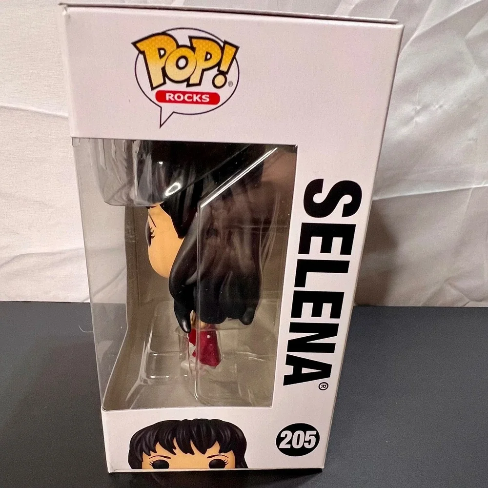 Funko Pop Selena 205 Vinyl Figure Rocks Burgundy Jumpsuit Excellent Condition - Picture 2 of 6